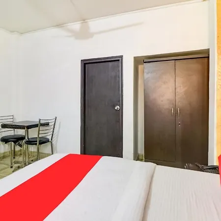 Oyo Prime Residency Near Chhatarpur Metro Station Hotel